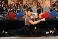 Model Kelly Tandiono berubah haluan menjadi tukang pukul dalam film 'Gangster'. Pool/Noel/detikFoto.