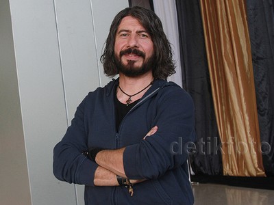 Matteo Guerinoni Bantah Pacaran dengan Maia Estianty