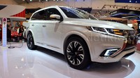 Outlander PHEV Concept-S adalah mobil konsep berbasis dari Outlander PHEV 4WD SUV Plug-in Hybrid. Pool/Aris Ginanjar/detikFoto.