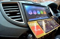 Tweeter dan speaker menghasilkan audio yang lebih berkarakter, serta menciptakan sensasi surround sound di dalam kabin. Aris Ginanjar/detikOto.