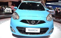 Nissan March biru ini ditempatkan di jajaran paling depan di booth Nissan dan Datsun (Aris Ginanjar/detikOto).
