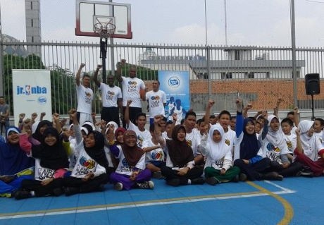 Bintang NBA Ini Sambangi Jakarta dan Latih Anak-Anak Yatim Piatu
