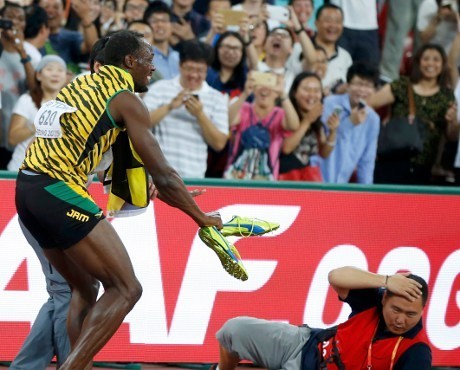 Ketika Usain Bolt Dibuat Terjengkang oleh Kamerawan