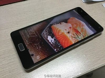 Lenovo Vibe P1, Ponsel Berbaterai Monster