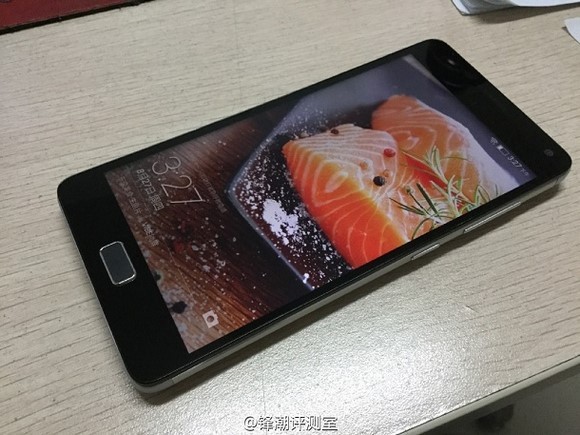Lenovo Vibe P1, Ponsel Berbaterai Monster