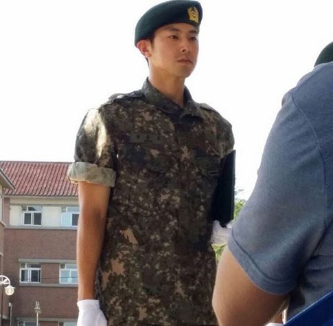 Yunho TVXQ Diberi Penghargaan Trainee Militer Terbaik