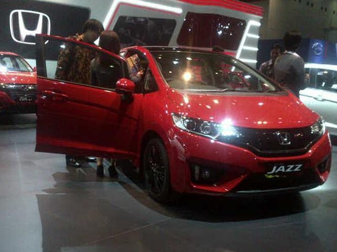 Berapa Diskon yang Diberikan Honda Mobil di IIMS 2015?