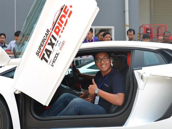 Disopiri Naik Lamborghini, Mirip Naik Wahana di Dufan