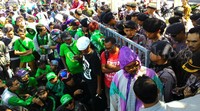 Aksi itu mendapat penjagaan dari aparat kepolisian.