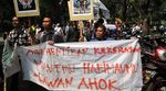 Massa Demo Rumah Ahok