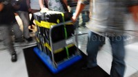 Polisi mengamankan barang bukti dari kantor Pelindo II.