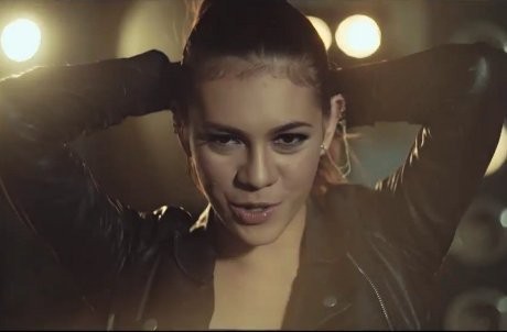 Goyang Bareng Shae di Video Klip Gojigo (Kamu)