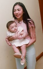 Centilnya Arsy Kecil-kecil Sudah Pakai Heels