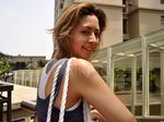 Naomi Lee Pamer Tato di Punggung