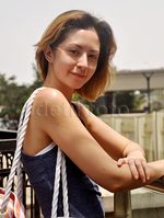 Naomi Lee Pamer Tato di Punggung