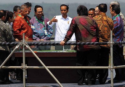 Jokowi Resmikan PLTU Terbesar di ASEAN