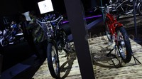 Sepeda listrik Italjet dipamerkan di Indonesia International Motor Show (IIMS) 2015.