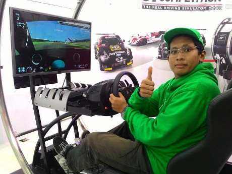 Mimpi Gamers Ini Jadi Pebalap Sungguhan Terwujud