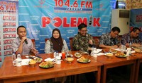 Direktur Sustainable Development Indonesia Drajad Wibowo, Direktur Eksekutif Indef Enny Sri Hartati Deputi III Bidang Pengelolaan Isu Strategis Kantor Staf Presiden Purbaya Yudhi Sadewa dan Staf Khusus Menteri Keuangan Arif Budimanta menjadi pembicara dalam diskusi tersebut.