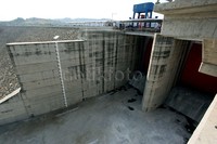 Waduk ini nantinya akan menggenangi sekitar 5.000 hektar dengan volume air 980 juta meter kubik