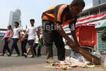 Sampah Berserahkan di JPO HI
