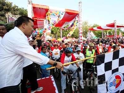 Menpora Imam Nahrawi Buka Fun Bike Kemenpora 2015