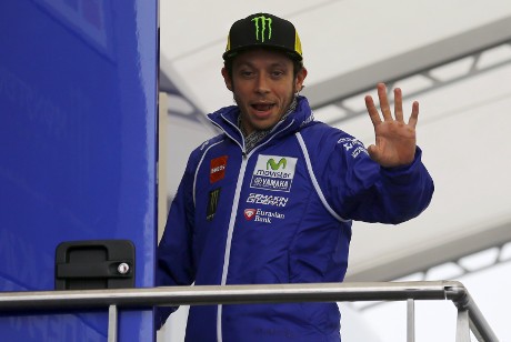 Rossi Menang, Marquez Terjatuh, Lorenzo Finis Keempat