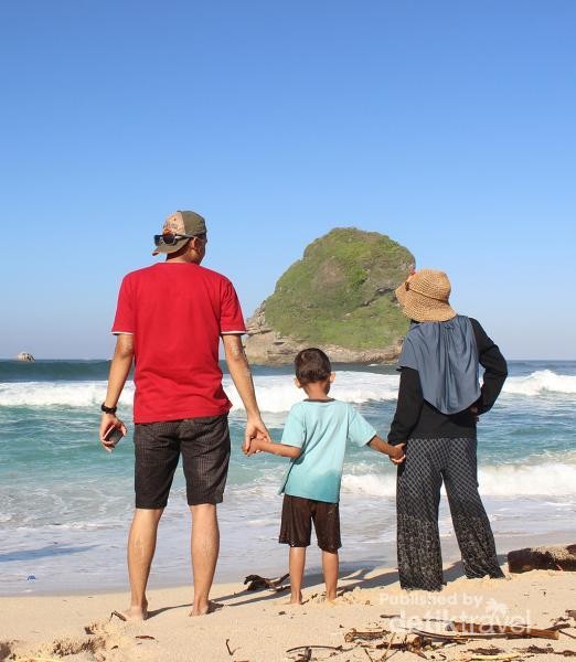 Selain Alam Hijau Malang Juga Punya Pantai Gua China