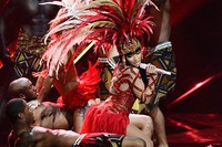 Nicki Minaj membuka penampilannya dengan lagu 'Trini Dem Girls'. Kevork Djansezian/Getty Images/detikFoto.