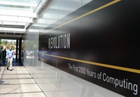 Tagline museum tersebut Revolution ditulis besar di pintu masuk museum. Tak heran jika isi dari museum ini lengkap, dari awal pengembangan komputer, hingga komputer canggih di masa kini (Ari Saputra/detikTravel)