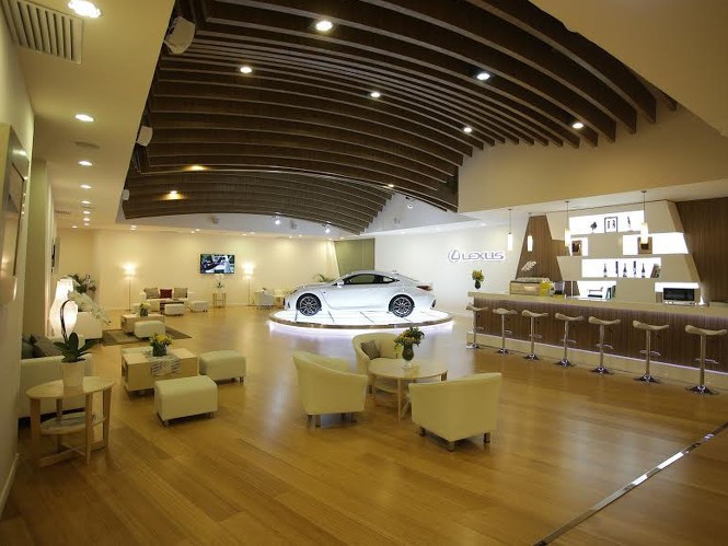 Ratusan Unit Mobil Lexus Laris di GIIAS