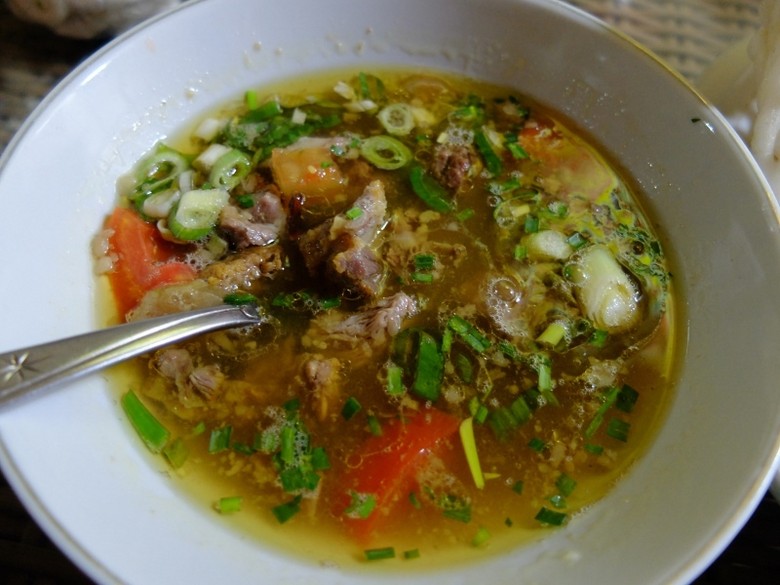 Empal asem di restoran Haji Apud (Sastri/detikTravel) Empal asem di restoran Haji Apud (Sastri/detikTravel)