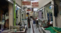 Alat berat merobohkan bangunan Pasar Benhil. Pool/Lamhot Aritonang/detikFoto.