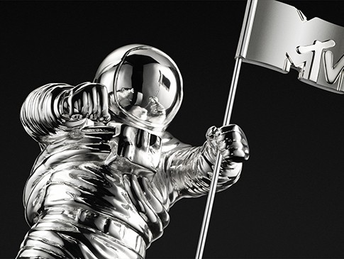 Ini Daftar Lengkap Pemenang MTV VMA 2015!