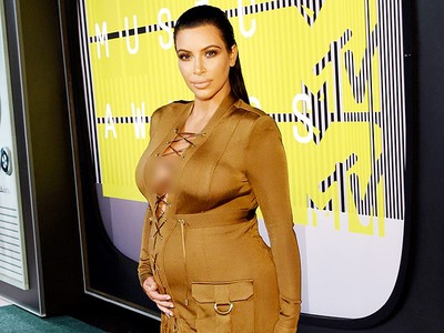 Gaya Hamil Kim Kardashian di MTV VMA 2015, Love It or Leave It?
