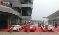    Renaldi Hutasoit dan David Tjiptibiantoro masing-masing finish di posisi kedua dan ketiga pada race kedua di Sepang. (Rangga Rahadiansyah/Detik Oto).