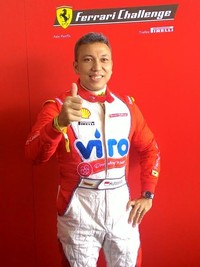     Renaldi Hutasoit. Renaldi menceritakan, jalannya balap di race 2 ini awalnya cukup ketat. Sebab, dia masih bisa merapat dengan Steve. Tapi setelah dua lap, Steve mampu menciptakan jarak yang cukup jauh.(Rangga Rahadiansyah/Detik Oto).