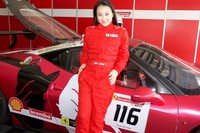 di negaranya di China, tepatnya di seri Zhuhai pada Juni 2015 lalu, Jing Shi berhasil naik podium untuk pertama kalinya. Dia finish di urutan ketiga di belakang Yanbin Xing dan Bo Song di race kedua kelas Coppa Shell seri Zhuhai, Juni 2015 lalu. (Istimewa/ Dok Ferari).