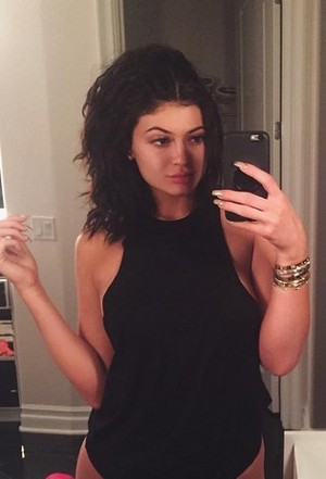 Cantik, Kylie Jenner Pamer Wajah Baru Bangun Tidur di Instagram