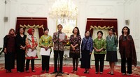 Jokowi mengumumkan nama-nama capim KPK.