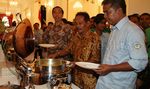 Jokowi Makan Bareng Tukang Ojek Hingga Sopir Kopaja
