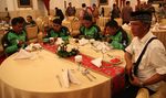 Jokowi Makan Bareng Tukang Ojek Hingga Sopir Kopaja