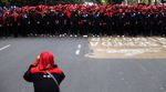 Ribuan Buruh Longmarch ke Istana
