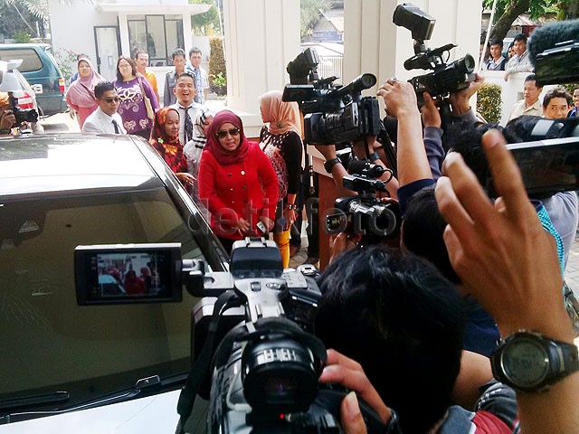 Muzdhalifah Hadiri Sidang Cerai Perdana