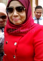 Muzdhalifah Hadiri Sidang Cerai Perdana