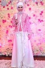 Zee Zee Shahab Cantik Berhijab Turban