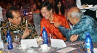 Pengusaha Chairul Tanjung juga hadir. Ia tampak berbincang dengan Dubes AS Robert O Blake Jr. Lamhot Aritonang/detikFoto.