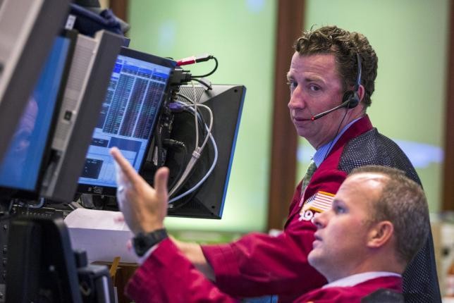 Wall Street Lesu, Turun Hingga 1%