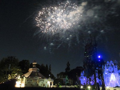 Ciuman Selamat Malam di Disneyland