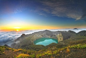 Kelimutu, Danau Cantik dengan Tiga Warna di Flores